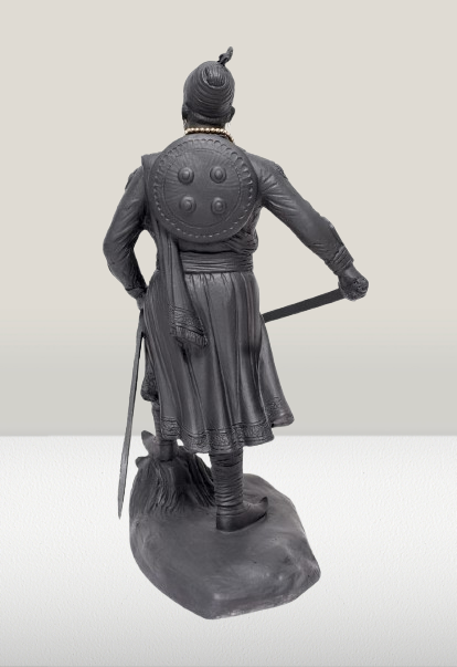 Chhatrapati Shivaji Maharaj Idol – 11 & 19 Inch | Majestic Fiber Statue in Antique Black Finish | Symbol of Valor and Leadership